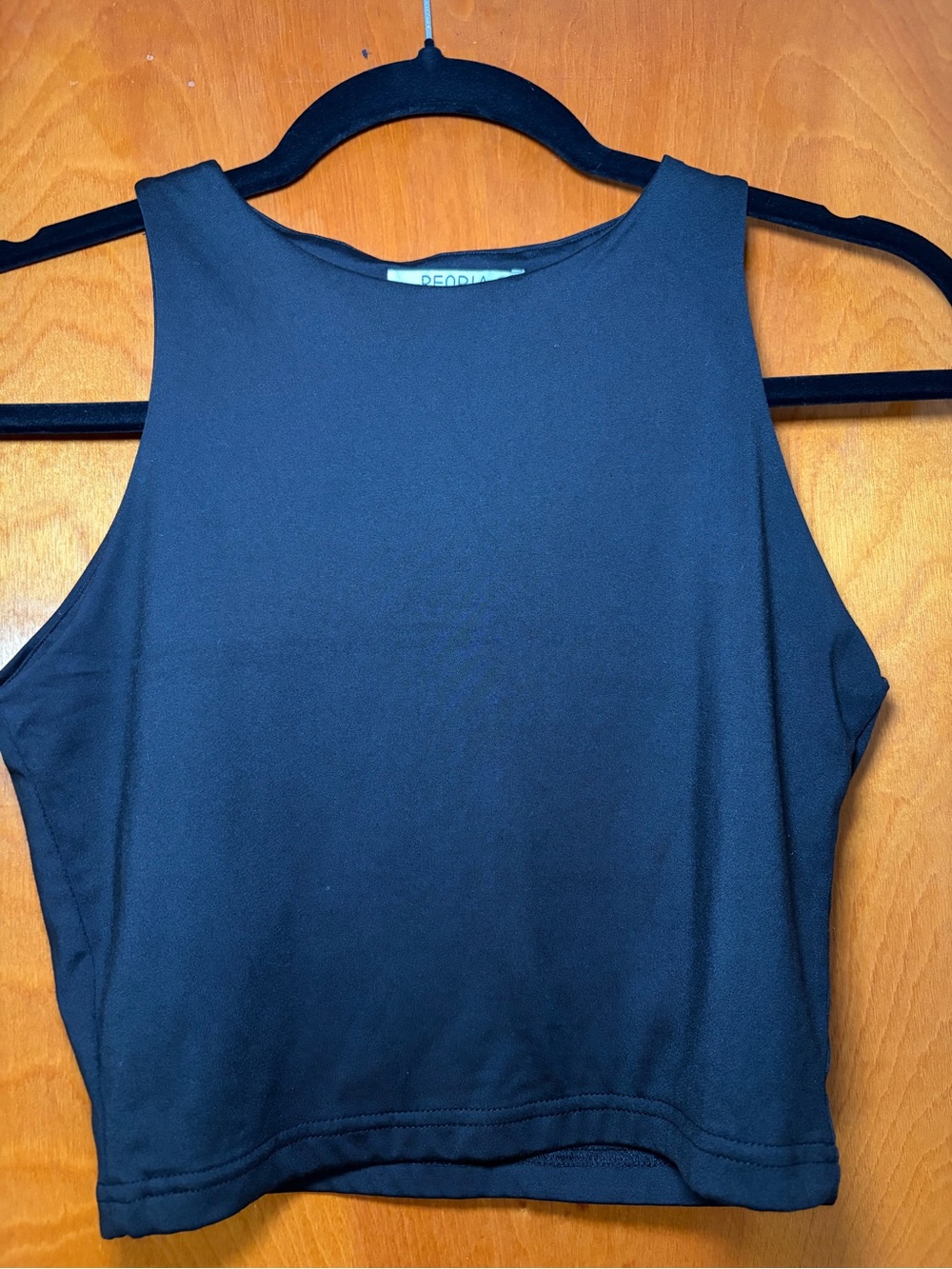 Reoria Black Sleeveless Crop Tank